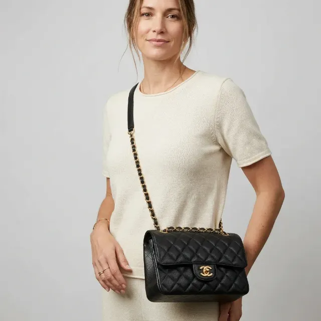 Quilted Shoulder Bag Model Photo